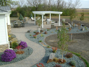 landscaping in Fargo by oasis landscapes