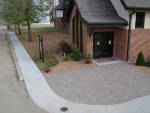 hardscape patio entryway by oasis landscapes