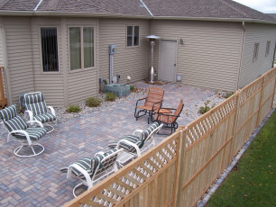 traditional hardscape patio in Fargo, ND by Oasis Landscapes