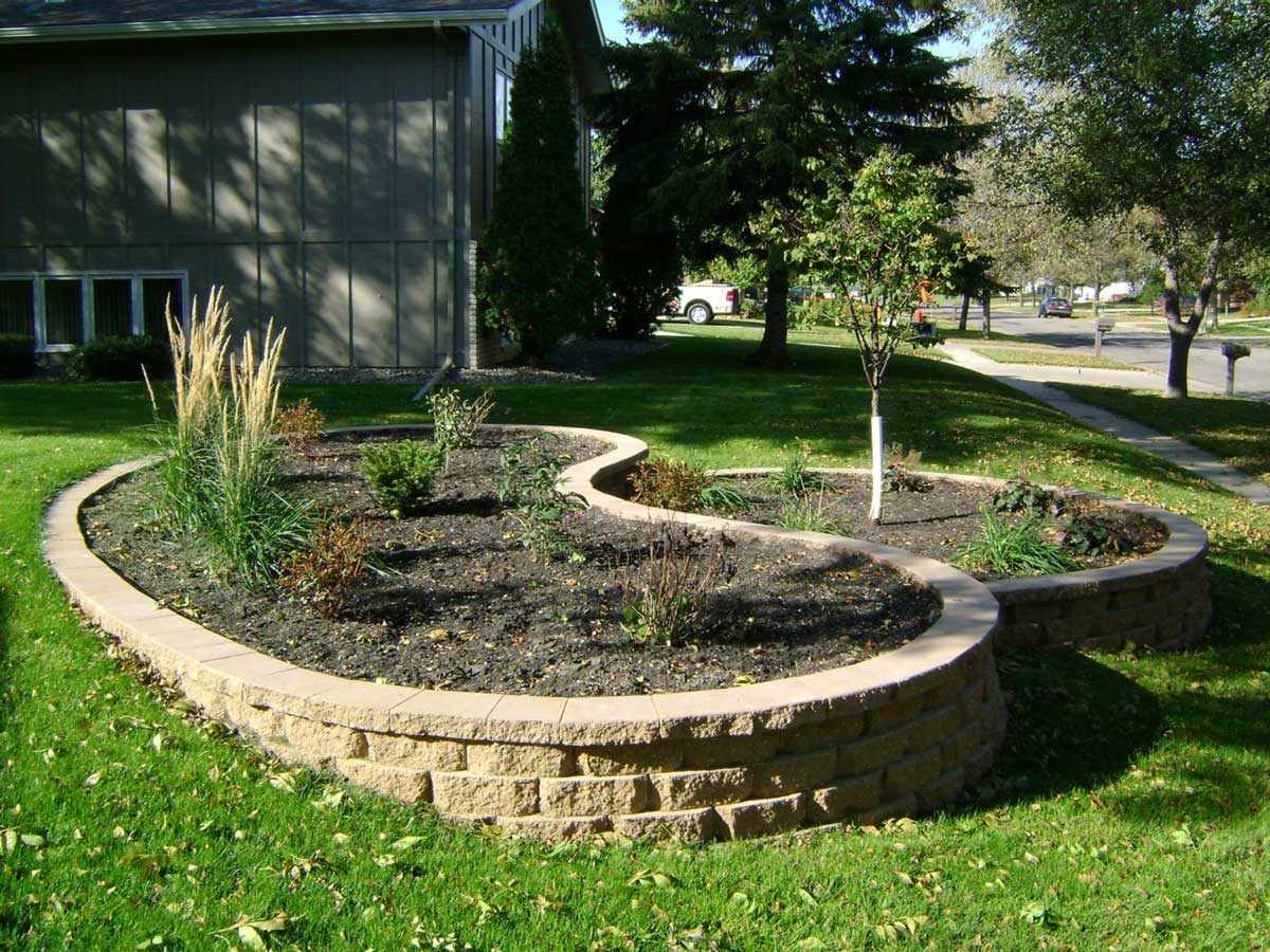 Plantscape in Fargo, ND by Oasis Landscapes